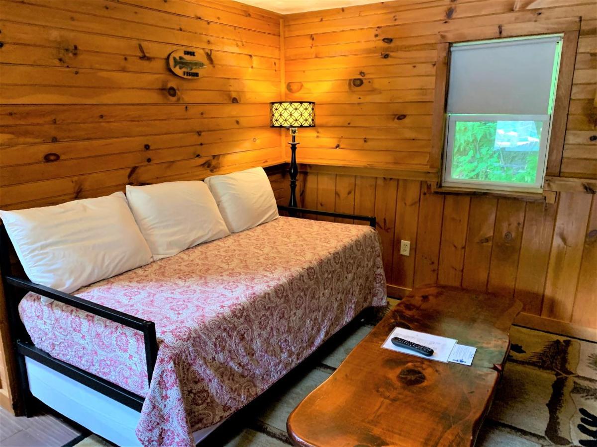 Pine Crest Motel & Cabins Barton Kültér fotó